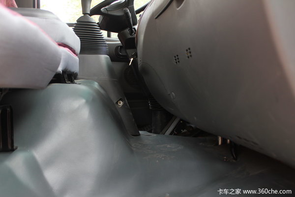 江淮 格尔发A5系列中卡 150马力 4X2 厢式载货车(HFC5131XXYK2R1HT)(亮剑者II中卡)驾驶室图（61/64）