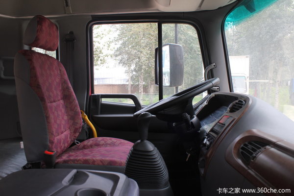 江淮 格尔发A5系列中卡 150马力 4X2 厢式载货车(HFC5131XXYK2R1HT)(亮剑者II中卡)驾驶室图（54/64）