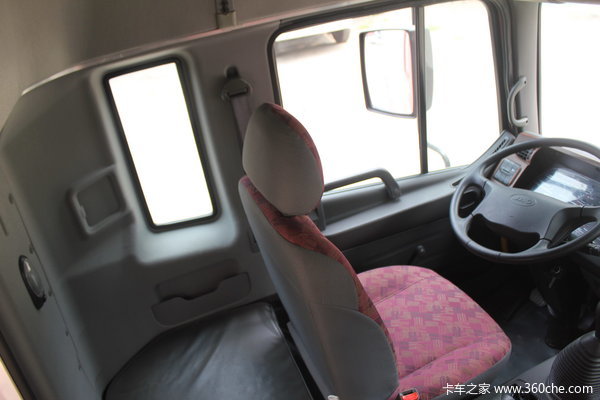 江淮 格尔发A5系列中卡 150马力 4X2 厢式载货车(HFC5131XXYK2R1HT)(亮剑者II中卡)驾驶室图（44/64）
