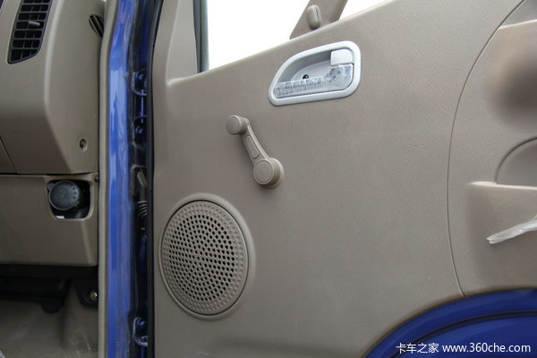 福田 奥铃CTX中卡 154马力 4X2 载货车(BJ1151VKPEFG-S)驾驶室图（32/34）