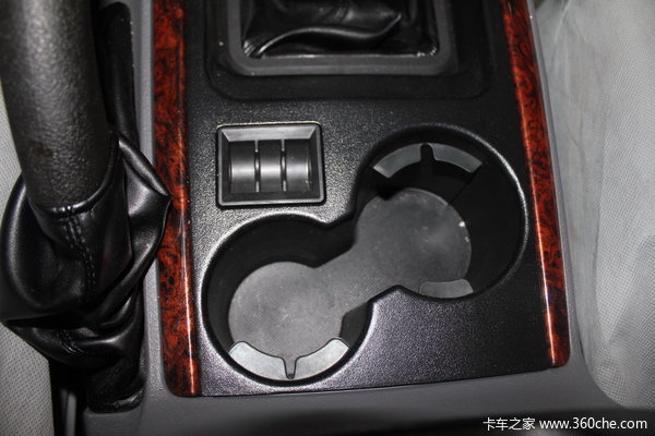 2012款黄海 大柴神 至尊版 豪华型 3.2L柴油 双排皮卡驾驶室图（31/55）
