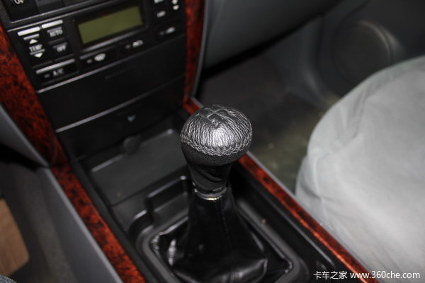 2012款黄海 大柴神 至尊版 豪华型 3.2L柴油 双排皮卡驾驶室图（27/55）