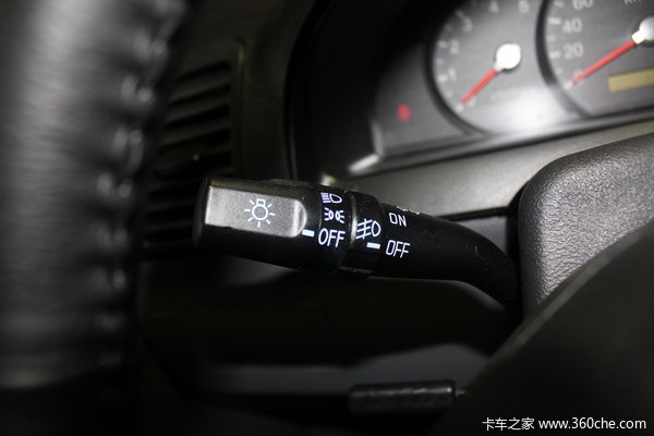 2012款黄海 大柴神 至尊版 豪华型 3.2L柴油 双排皮卡驾驶室图（24/55）