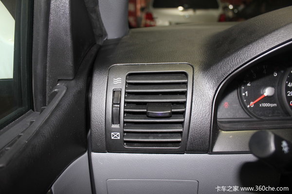 2012款黄海 大柴神 至尊版 豪华型 3.2L柴油 双排皮卡驾驶室图（20/55）