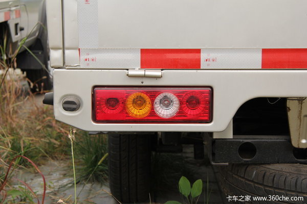 唐骏欧铃 赛菱系列 1.0L 60马力 汽油 单排栏板微卡上装图（3/7）