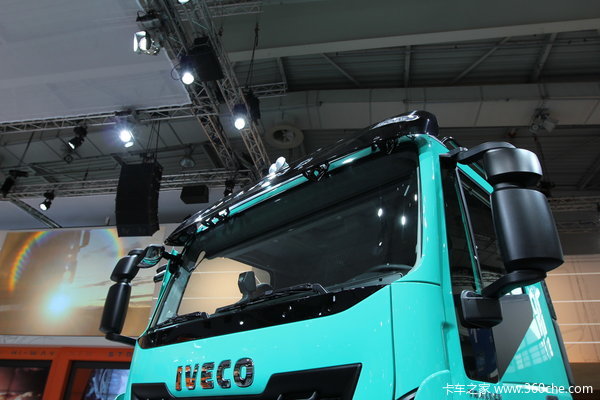 依维柯 New Trakker系列重卡 500马力 8X4 自卸车外观图（23/30）