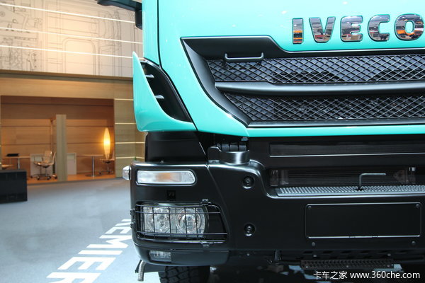 依维柯 New Trakker系列重卡 500马力 8X4 自卸车外观图（21/30）