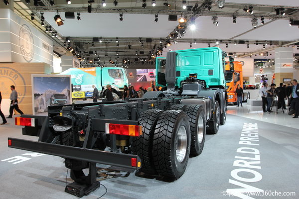 依维柯 New Trakker系列重卡 500马力 8X4 自卸车外观图（18/30）