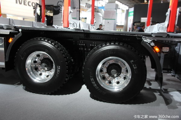 斯堪尼亚 R系列重卡 560马力 6X4 牵引车(型号R560 CB6x4HSA)(木材运输车)底盘图（4/16）