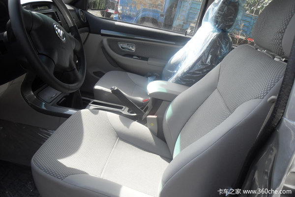 2012款福田 萨普Z 征服者 标准型 2.2L汽油 双排皮卡驾驶室图（4/5）
