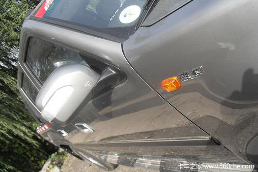 2012款福田 萨普Z 征服者 标准型 2.2L汽油 双排皮卡外观图（7/15）