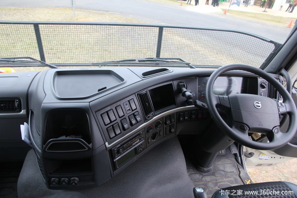 沃尔沃 FMX重卡 410马力 8X4 自卸车驾驶室图（29/40）