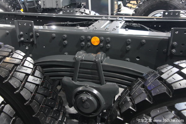依维柯 New Trakker系列重卡 500马力 8X4 自卸车底盘图（9/38）