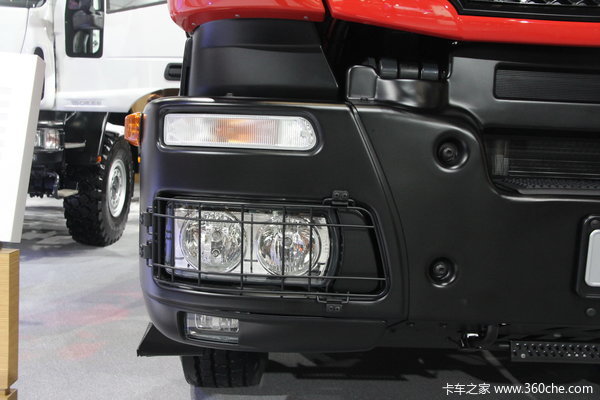 依维柯 New Trakker系列重卡 500马力 8X4 自卸车外观图（6/30）