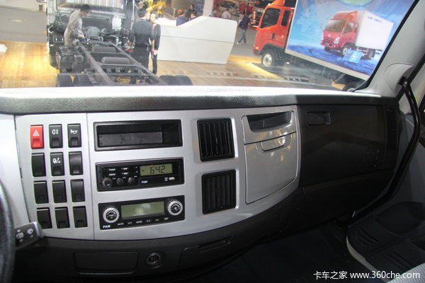 解放 J6L中卡 140马力 4X2 载货车(底盘)(新道依茨)驾驶室图（6/18）