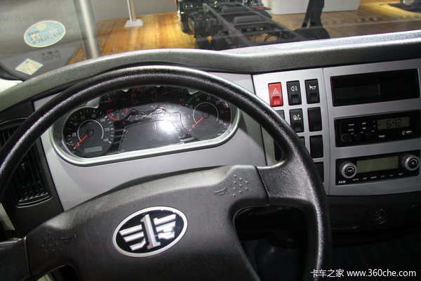解放 J6L中卡 140马力 4X2 载货车(底盘)(新道依茨)驾驶室图（5/18）