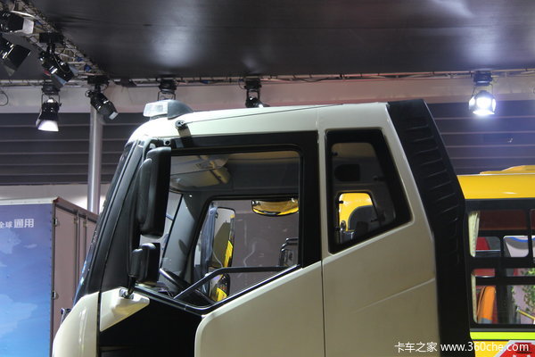 解放 J6L中卡 140马力 4X2 载货车(底盘)(新道依茨)外观图（16/20）