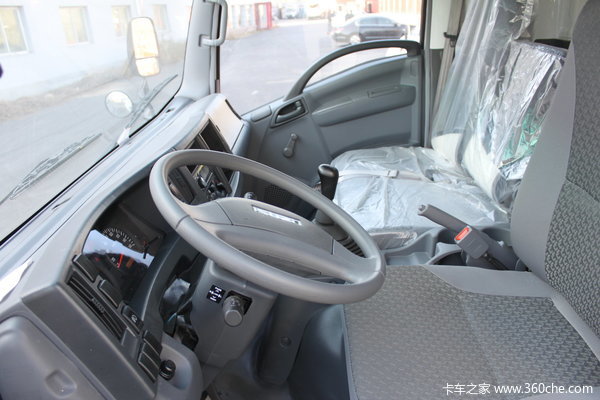 庆铃 700P系列中卡 175马力 4X2 排半厢式载货车(QL5090XTLAR)驾驶室图（5/45）