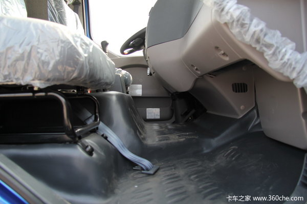 东风柳汽 乘龙中卡 140马力 4X2 仓栅载货车(LZ5081CSLAL)驾驶室图（40/40）