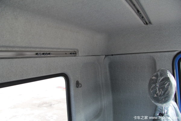 东风柳汽 乘龙中卡 140马力 4X2 仓栅载货车(LZ5081CSLAL)驾驶室图（37/40）