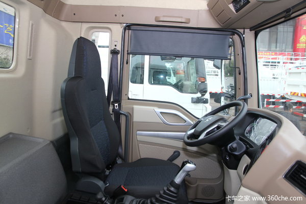 中国重汽 HOWO T5G重卡 210马力 4X2 载货车(底盘)(ZZ1167H451GD2/H6B7M)驾驶室图（3/30）