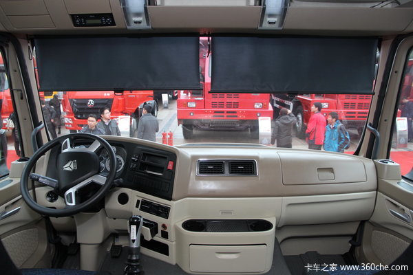 中国重汽 HOWO T5G重卡 310马力 6X2 仓栅载货车(ZZ5257CCYN56CGD1)驾驶室图（11/28）