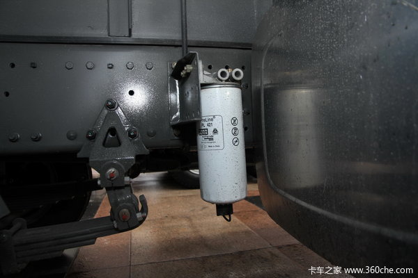 中国重汽 HOWO T5G重卡 310马力 6X2 仓栅载货车(ZZ5257CCYN56CGD1)底盘图（12/14）