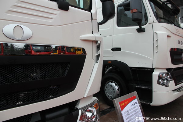 中国重汽 HOWO T5G重卡 310马力 6X2 仓栅载货车(ZZ5257CCYN56CGD1)外观图（13/15）