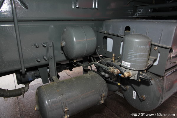 中国重汽 豪瀚重卡 300马力 6X4 自卸车(ZZ3255M3846C1)底盘图（11/15）