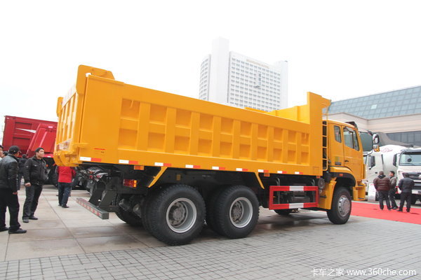 中国重汽 豪瀚重卡 300马力 6X4 自卸车(ZZ3255M3846C1)外观图（4/13）