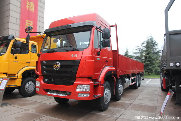 中国重汽 豪瀚J7B 300马力 8X4 栏板载货车(ZZ1315M4666C1)外观图（2/6）