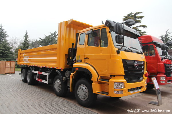 中国重汽 豪瀚重卡 300马力 8X4 自卸车(ZZ3315M3866C1)外观图（2/4）
