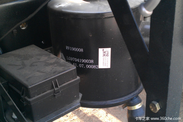 中国重汽 HOWO 悍将 115马力 4.85米排半栏板载货车底盘图（10/14）