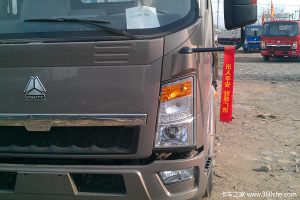 中国重汽 HOWO 悍将 115马力 4.85米排半栏板载货车外观图（4/8）