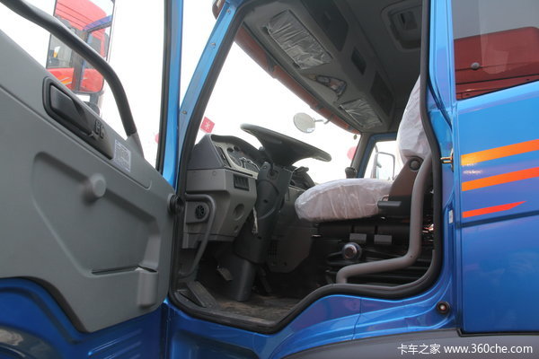 青岛解放 陆V中卡 4X2 160马力 载货车(底盘)(CA5167XXYP1K2L2EA80-1)驾驶室图