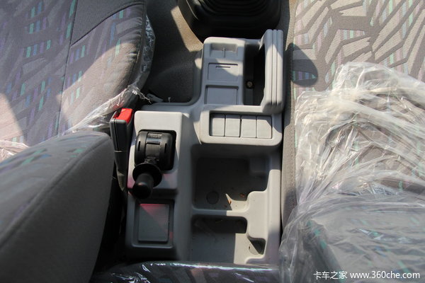 福田 奥铃CTX中卡 154马力 4X2 栏板载货车(BJ1139VJPEK-FB)驾驶室图（17/35）