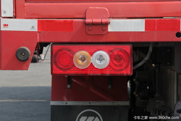 福田 奥铃CTX中卡 154马力 4X2 栏板载货车(BJ1139VJPEK-FB)上装图（18/19）