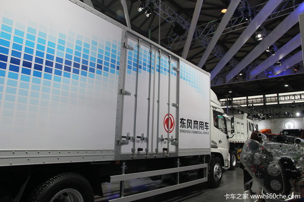 东风 天锦中卡 210马力 4X2 (快速物流)厢式载货车(DFL5160XXYBX1A)上装图（3/7）
