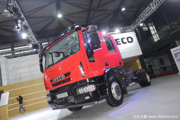 依维柯 Eurocargo系列重卡 251马力 双排消防车底盘(ML120E25D)外观图（11/19）