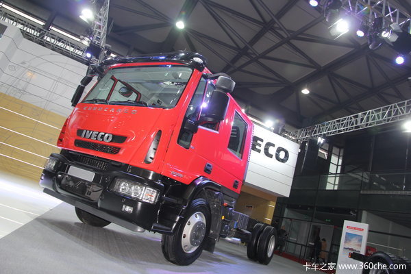 依维柯 Eurocargo系列重卡 251马力 双排消防车底盘(ML120E25D)外观图（10/19）