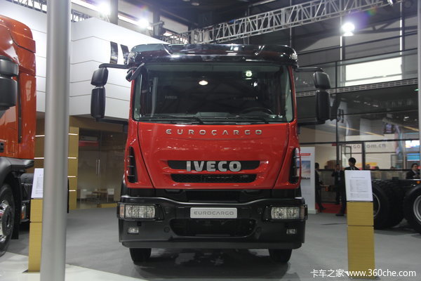 依维柯 Eurocargo系列重卡 251马力 双排消防车底盘(ML120E25D)外观图（1/19）