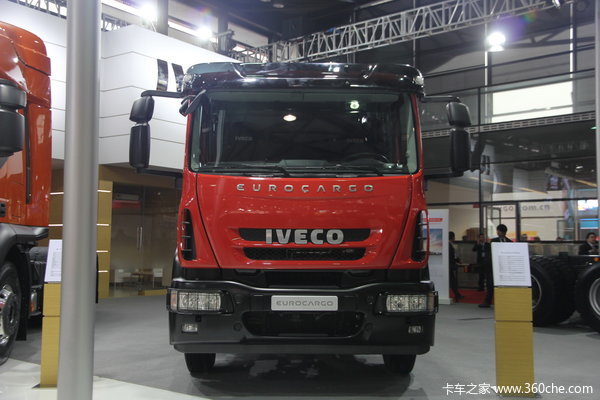 依维柯 Eurocargo系列重卡 251马力 双排消防车底盘(ML120E25D)外观图