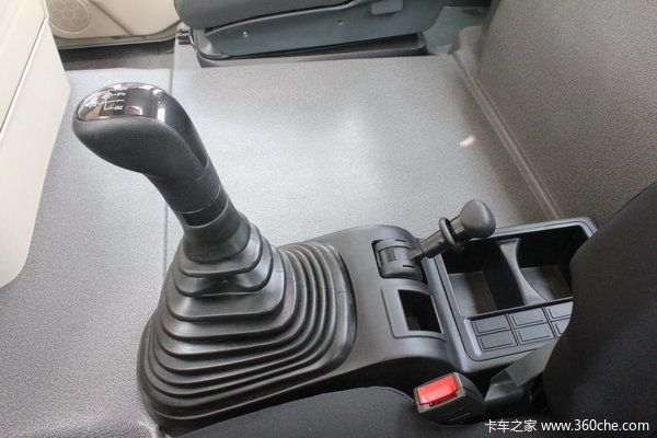 中国重汽 SITRAK C5H重卡 180马力 4X2 载货车底盘(ZZ1166G451GD1)驾驶室图（29/41）