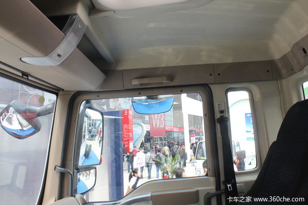 中国重汽 SITRAK C5H重卡 180马力 4X2 载货车底盘(ZZ1166G451GD1)驾驶室图（24/41）