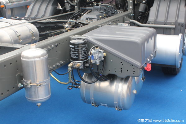 中国重汽 SITRAK C5H重卡 180马力 4X2 载货车底盘(ZZ1166G451GD1)底盘图（18/28）