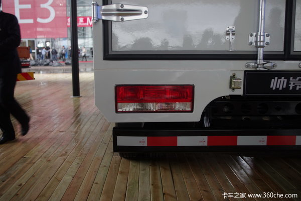 江淮 帅铃N 160马力 4X2 单排厢式载货车(HFC5061XXYP71K1C6)上装图（2/3）