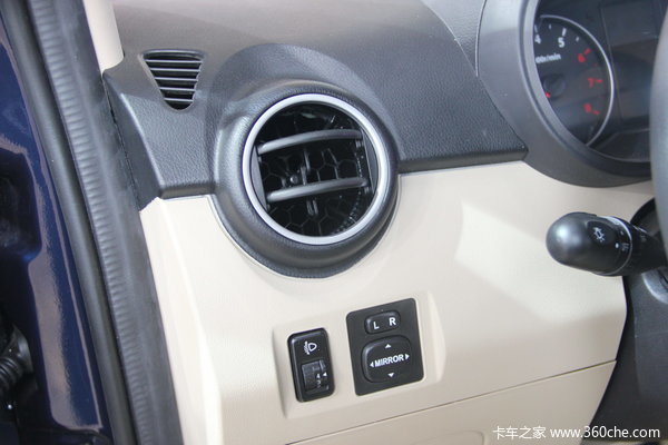 一汽佳宝 V80 88马力 1.3L微面(MPV)驾驶室图（3/11）