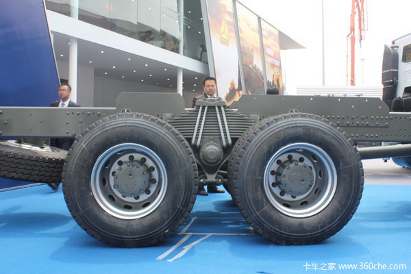 中国重汽 SITRAK C7H重卡 360马力 6X4 自卸车(底盘)(ZZ1256N404MD1)底盘图（17/21）