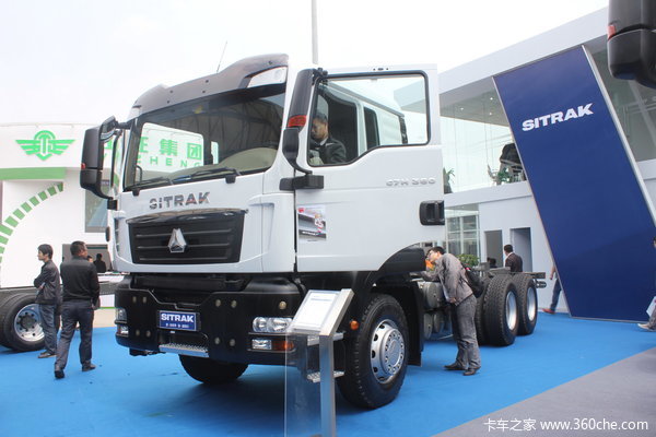 中国重汽 SITRAK C7H重卡 360马力 6X4 自卸车(底盘)(ZZ1256N404MD1)外观图（3/17）