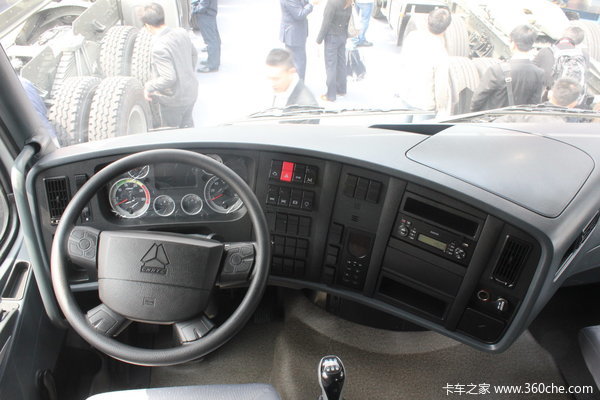 中国重汽 HOWO T7H重卡 360马力 6X4 自卸车(底盘)(ZZ3257N384MD1)驾驶室图（12/43）